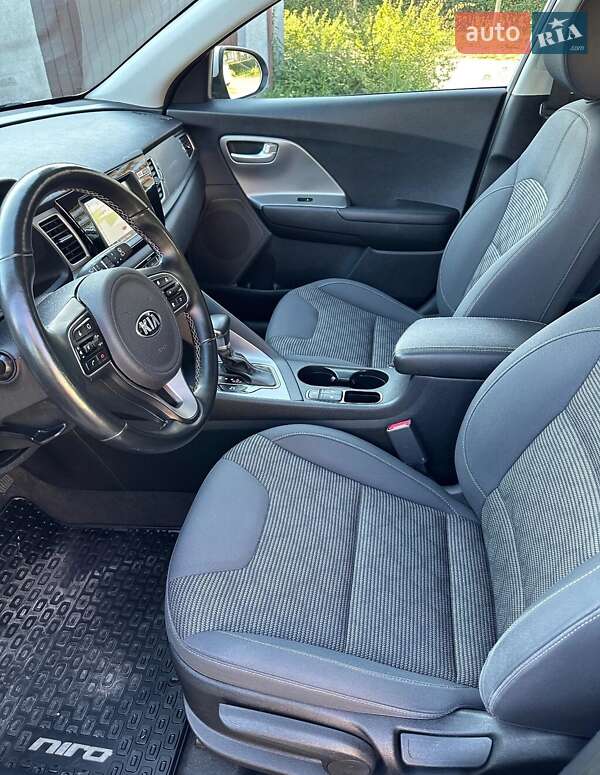 Позашляховик / Кросовер Kia Niro 2018 в Львові фото 10 Позашляховик / Кросовер Kia Niro 2018 в Львові
