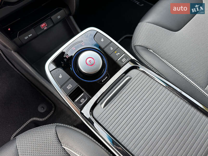 Внедорожник / Кроссовер Kia Niro 2022 в Киеве