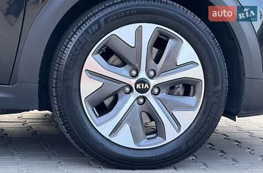 Внедорожник / Кроссовер Kia Niro 2021 в 