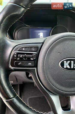 Позашляховик / Кросовер Kia Niro 2021 в 