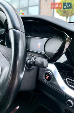 Позашляховик / Кросовер Kia Niro 2021 в 