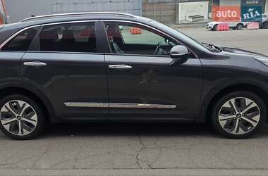 Внедорожник / Кроссовер Kia Niro 2021 в 