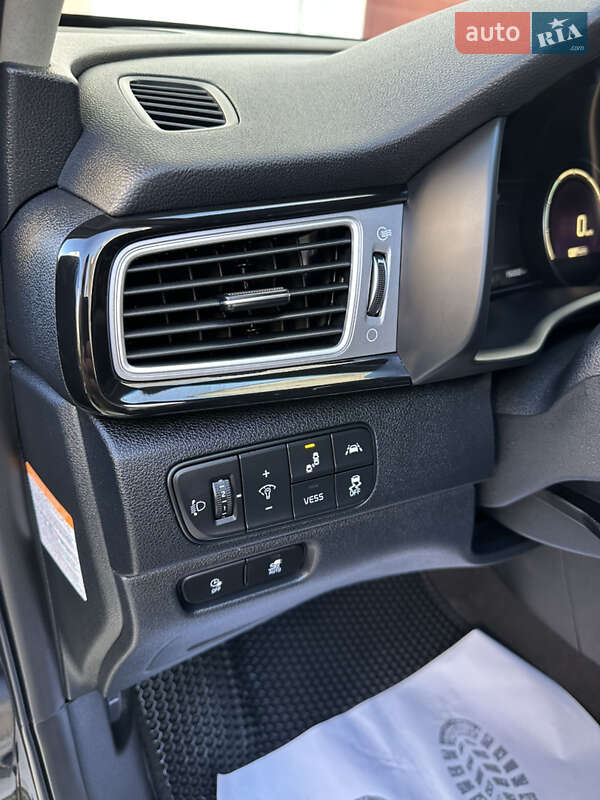 Позашляховик / Кросовер Kia Niro 2019 в Івано-Франківську