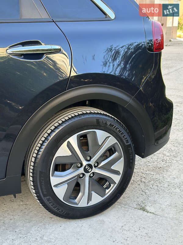 Позашляховик / Кросовер Kia Niro 2019 в Івано-Франківську