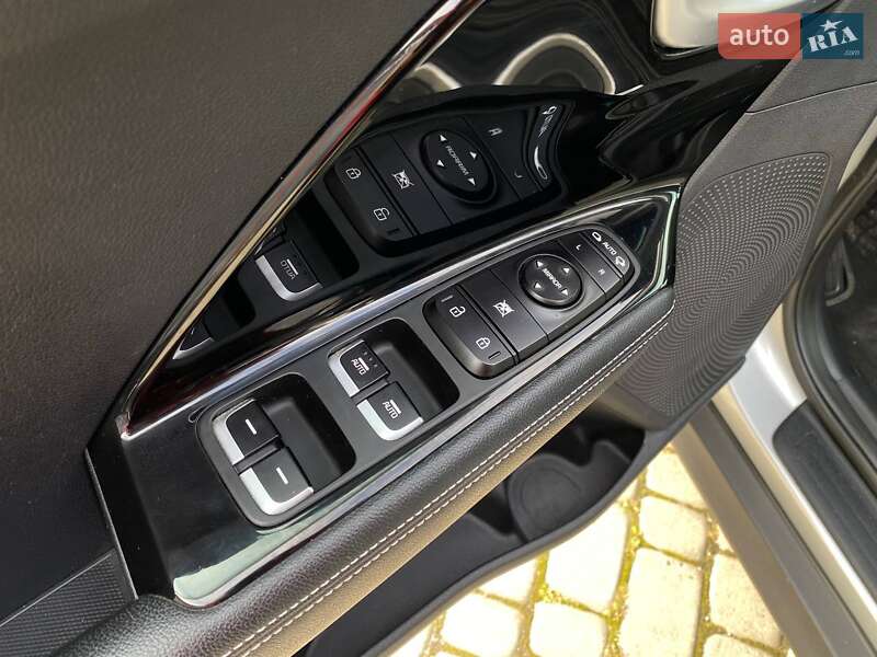 Позашляховик / Кросовер Kia Niro 2020 в Львові фото 12 Позашляховик / Кросовер Kia Niro 2020 в Львові