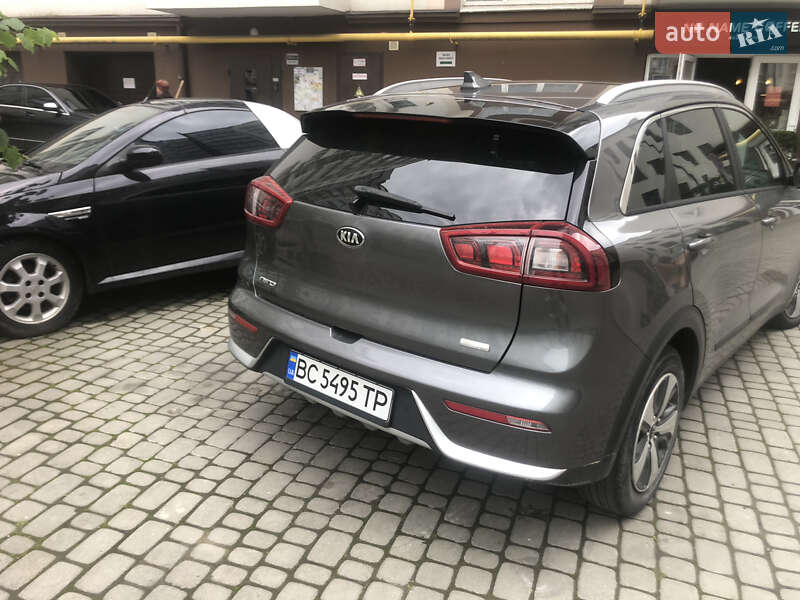 Внедорожник / Кроссовер Kia Niro 2016 в Тернополе фото 4 Внедорожник / Кроссовер Kia Niro 2016 в Тернополе