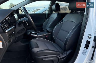 Позашляховик / Кросовер Kia Niro 2022 в  фото 38 Позашляховик / Кросовер Kia Niro 2022 в