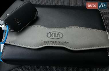 Внедорожник / Кроссовер Kia Niro 2021 в 