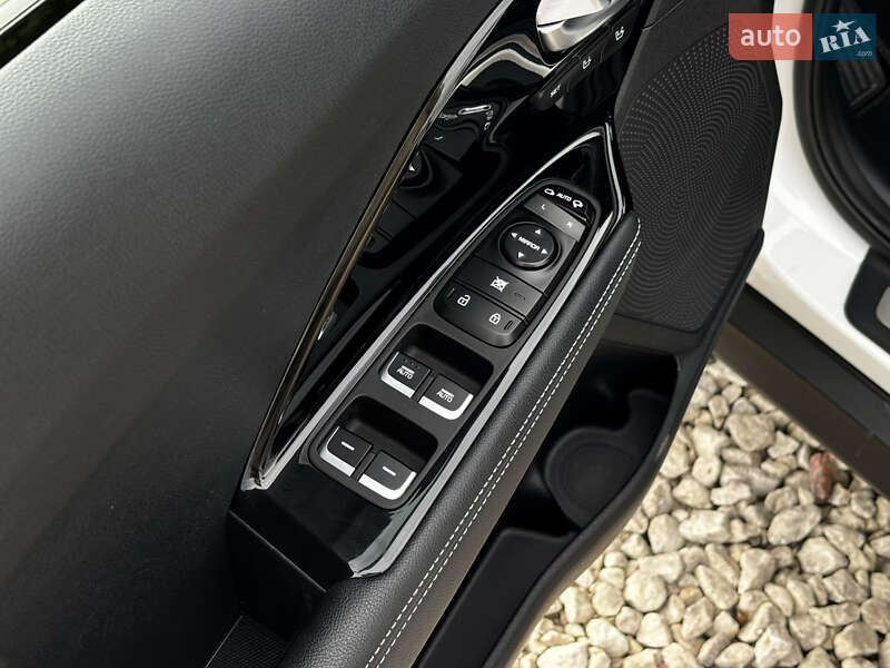 Позашляховик / Кросовер Kia Niro 2020 в Львові фото 21 Позашляховик / Кросовер Kia Niro 2020 в Львові