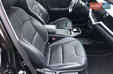 Позашляховик / Кросовер Kia Niro 2020 в 