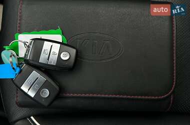 Внедорожник / Кроссовер Kia Niro 2020 в 