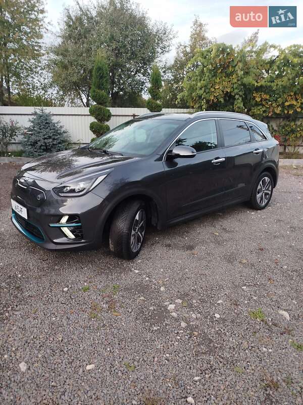 Внедорожник / Кроссовер Kia Niro 2019 в Львове фото 17 Внедорожник / Кроссовер Kia Niro 2019 в Львове