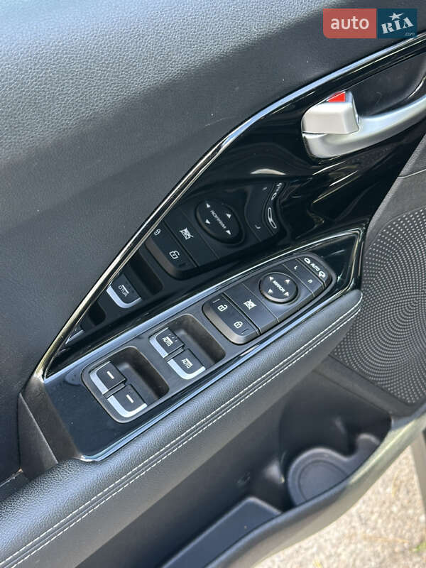 Позашляховик / Кросовер Kia Niro 2020 в Львові фото 28 Позашляховик / Кросовер Kia Niro 2020 в Львові