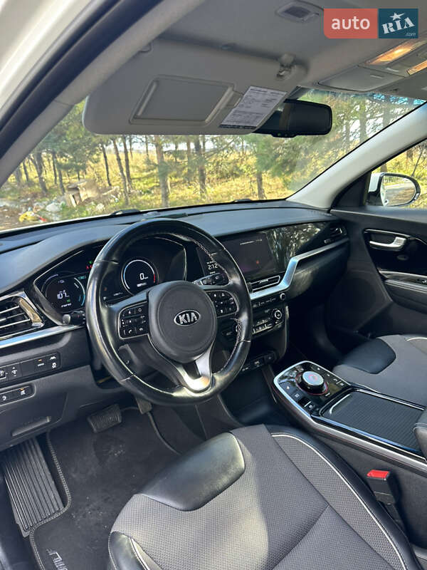 Позашляховик / Кросовер Kia Niro 2020 в Львові фото 31 Позашляховик / Кросовер Kia Niro 2020 в Львові