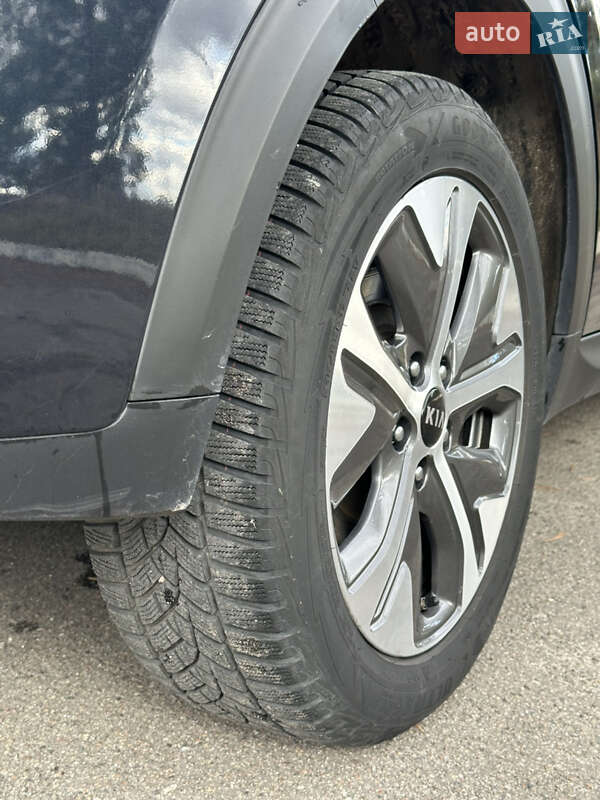 Позашляховик / Кросовер Kia Niro 2020 в Золочеві