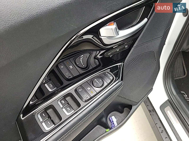 Позашляховик / Кросовер Kia Niro 2020 в Черкасах