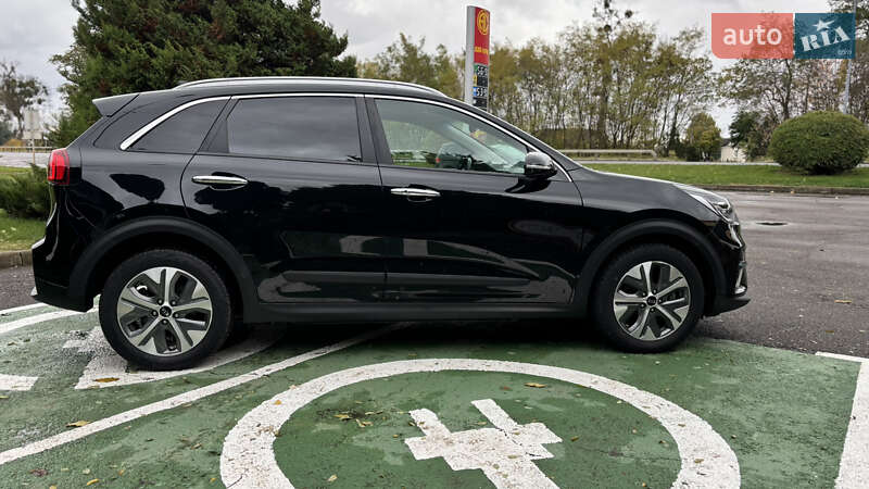 Внедорожник / Кроссовер Kia Niro 2020 в Млинове