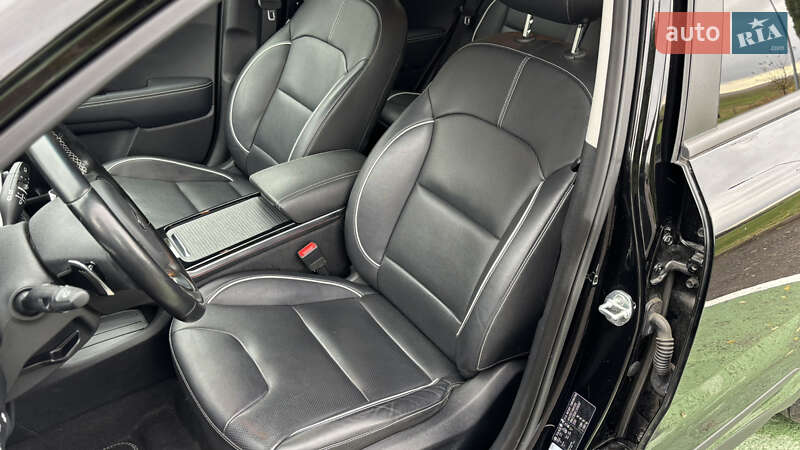 Внедорожник / Кроссовер Kia Niro 2020 в Млинове