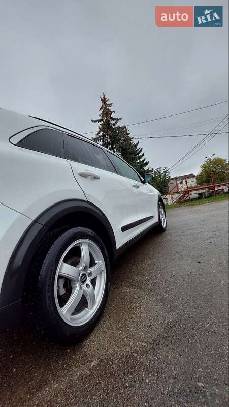 Внедорожник / Кроссовер Kia Niro 2018 в Тысменице фото 8 Внедорожник / Кроссовер Kia Niro 2018 в Тысменице