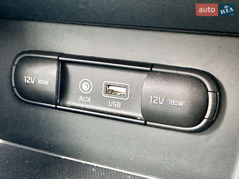 Внедорожник / Кроссовер Kia Niro 2018 в Новом Роздоле