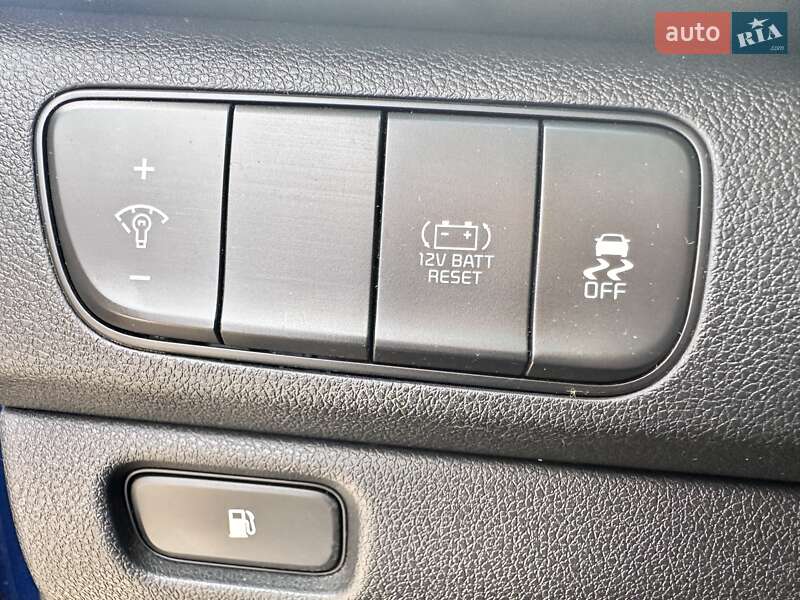 Внедорожник / Кроссовер Kia Niro 2018 в Новом Роздоле