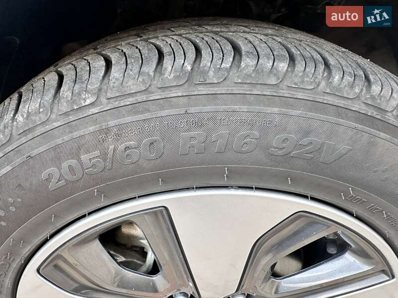 Внедорожник / Кроссовер Kia Niro 2018 в Новом Роздоле