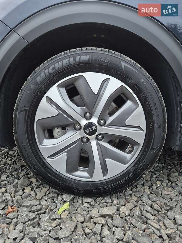 Внедорожник / Кроссовер Kia Niro 2020 в Луцке фото 10 Внедорожник / Кроссовер Kia Niro 2020 в Луцке