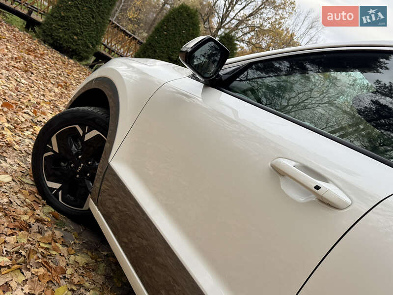 Внедорожник / Кроссовер Kia Niro 2023 в Дрогобыче