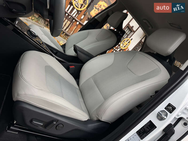 Внедорожник / Кроссовер Kia Niro 2023 в Дрогобыче