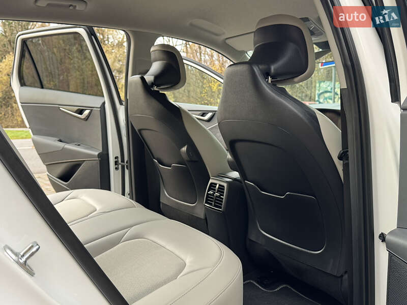 Внедорожник / Кроссовер Kia Niro 2023 в Дрогобыче