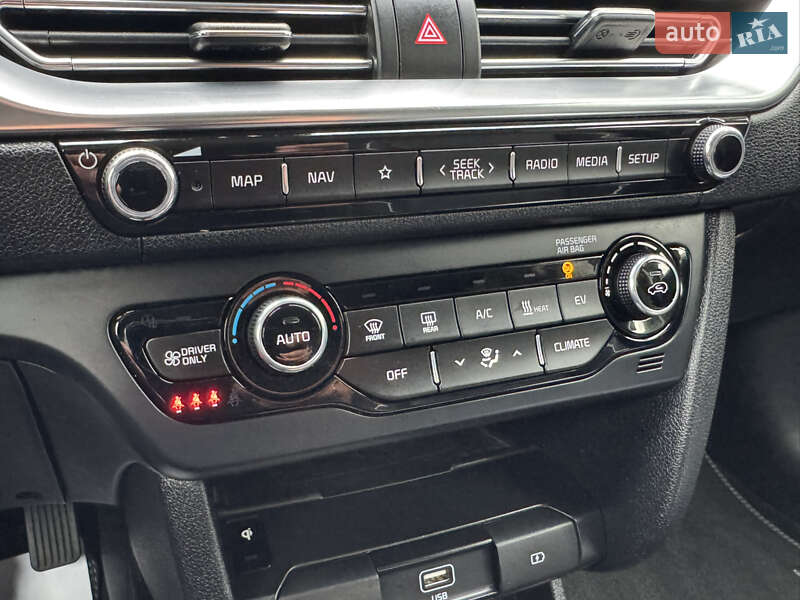 Внедорожник / Кроссовер Kia Niro 2020 в Дубно