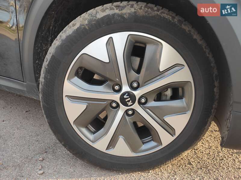 Внедорожник / Кроссовер Kia Niro 2020 в Житомире