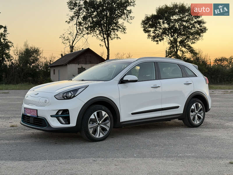 Внедорожник / Кроссовер Kia Niro 2020 в Новой Ушице