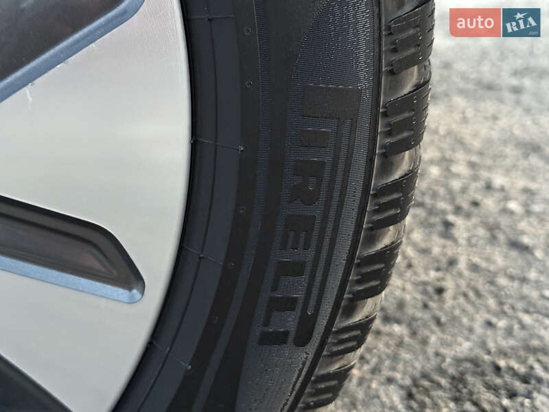 Внедорожник / Кроссовер Kia Niro 2020 в Новой Ушице