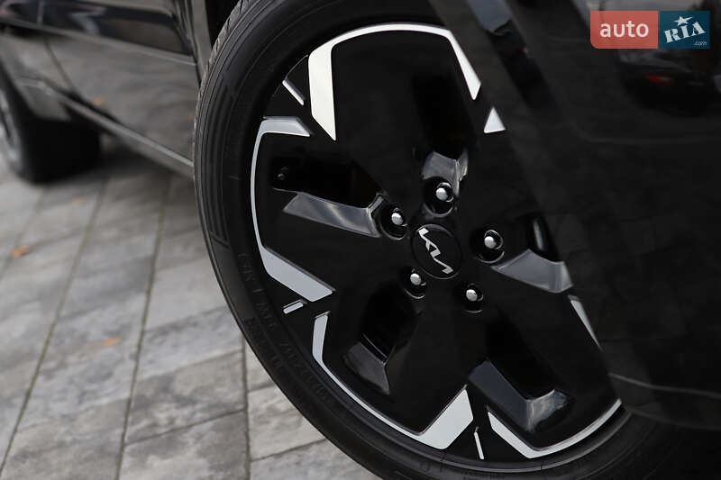 Внедорожник / Кроссовер Kia Niro 2024 в Дрогобыче