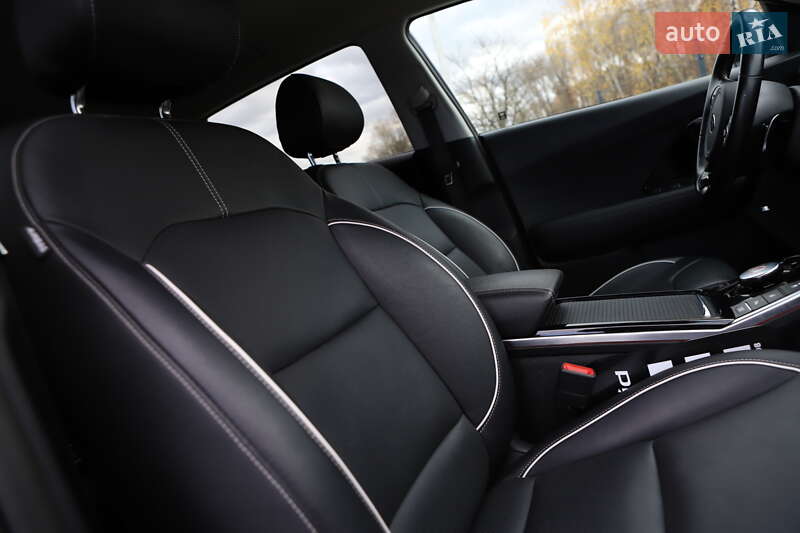 Внедорожник / Кроссовер Kia Niro 2020 в Дрогобыче