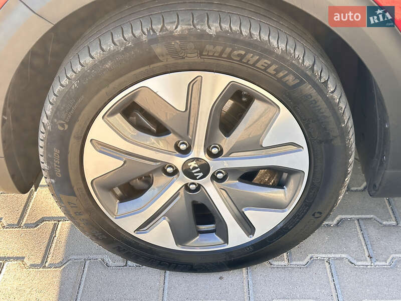 Позашляховик / Кросовер Kia Niro 2020 в Тернополі