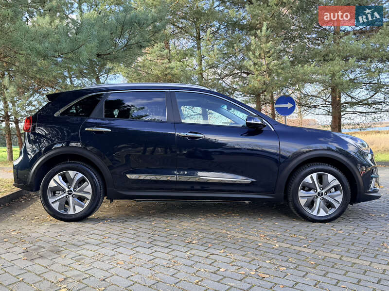 Внедорожник / Кроссовер Kia Niro 2022 в Дрогобыче
