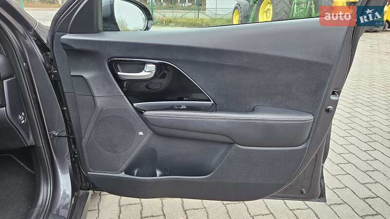 Внедорожник / Кроссовер Kia Niro 2020 в Радомышле