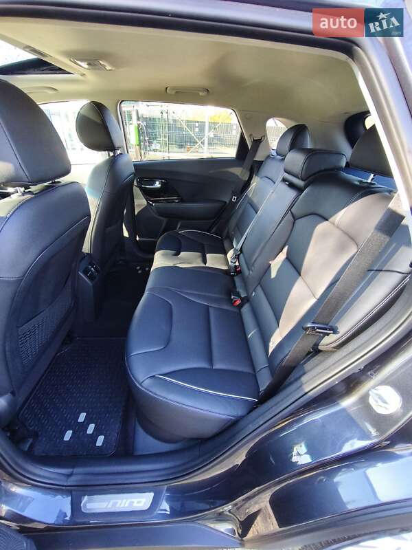 Внедорожник / Кроссовер Kia Niro 2019 в Луцке фото 36 Внедорожник / Кроссовер Kia Niro 2019 в Луцке