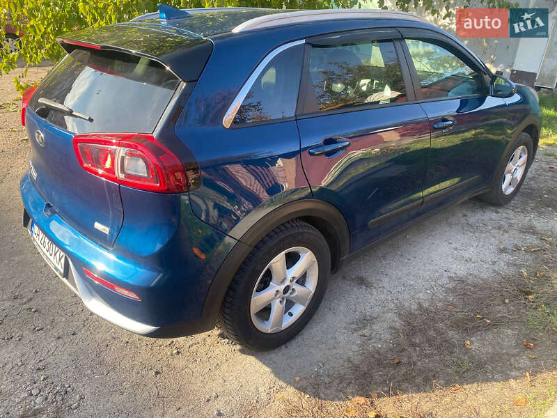 Внедорожник / Кроссовер Kia Niro 2017 в Умани