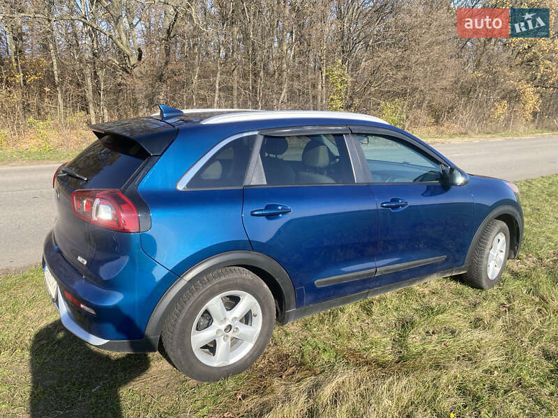 Внедорожник / Кроссовер Kia Niro 2017 в Умани