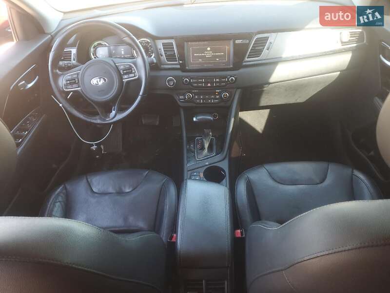 Позашляховик / Кросовер Kia Niro 2017 в Львові