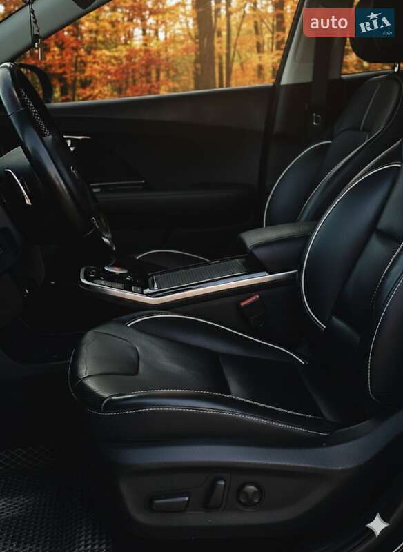 Внедорожник / Кроссовер Kia Niro 2020 в Гусятине