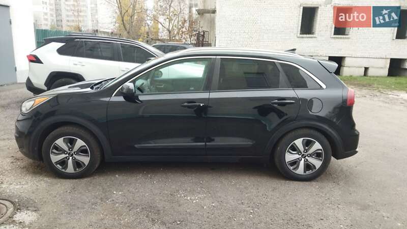 Внедорожник / Кроссовер Kia Niro 2018 в Черкассах