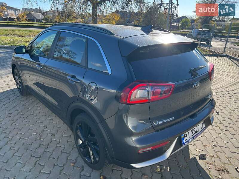 Внедорожник / Кроссовер Kia Niro 2017 в Кременчуге