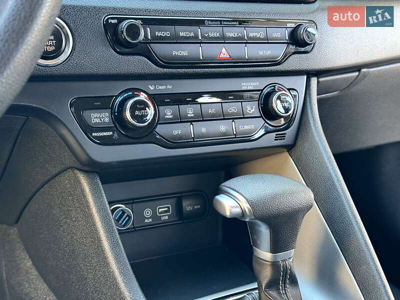 Внедорожник / Кроссовер Kia Niro 2017 в Житомире фото 32 Внедорожник / Кроссовер Kia Niro 2017 в Житомире