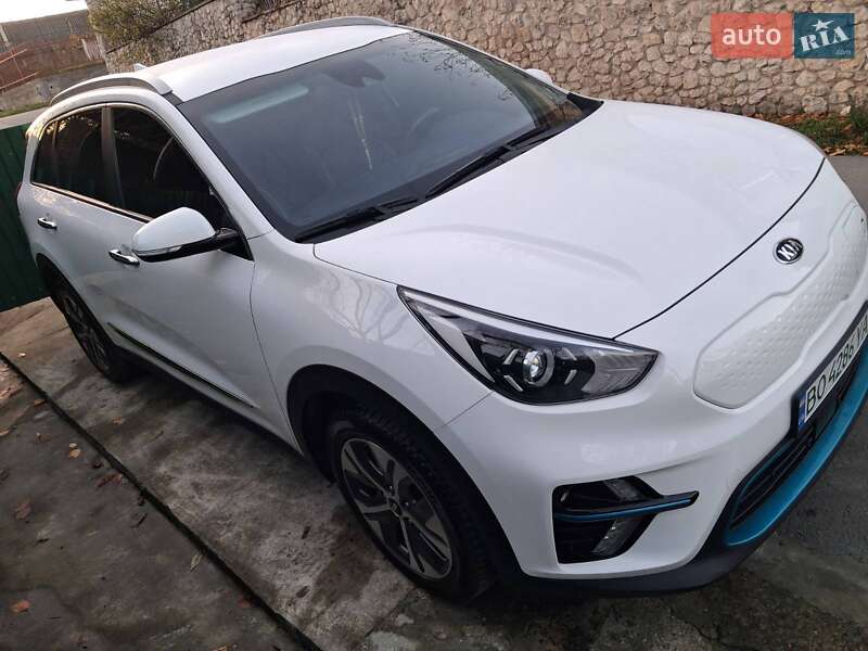 Позашляховик / Кросовер Kia Niro 2021 в Тернополі фото Позашляховик / Кросовер Kia Niro 2021 в Тернополі
