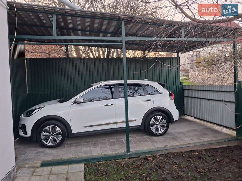 Позашляховик / Кросовер Kia Niro 2021 в Тернополі фото 7 Позашляховик / Кросовер Kia Niro 2021 в Тернополі