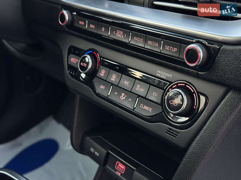 Внедорожник / Кроссовер Kia Niro 2021 в Киеве